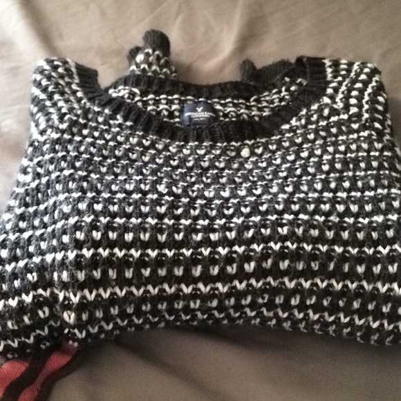 American Eagle Outfitters Sweaters - Black and white American Eagle sweater